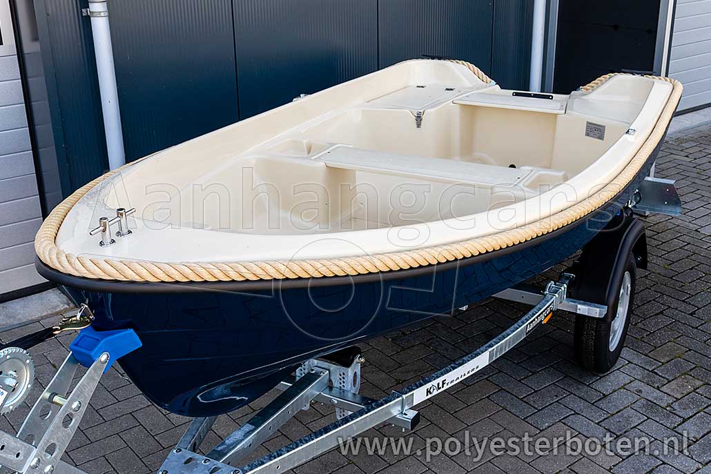 Trek ontvangen Overtekenen Nieuwe polyester visboot IZI-Line 360 - Polyesterboten.nl